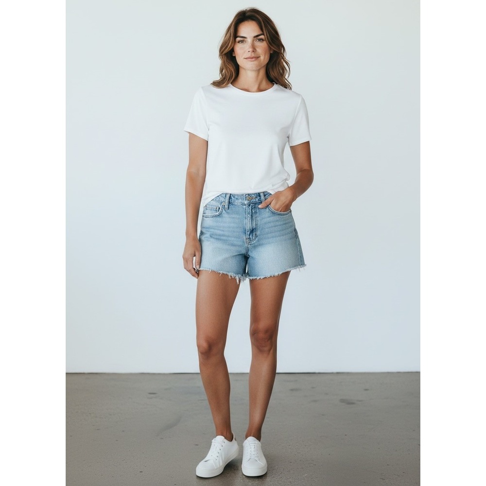 Universal Thread Womens Vintage Midi Denim Shorts Light Wash Raw Hem Size 0 25R